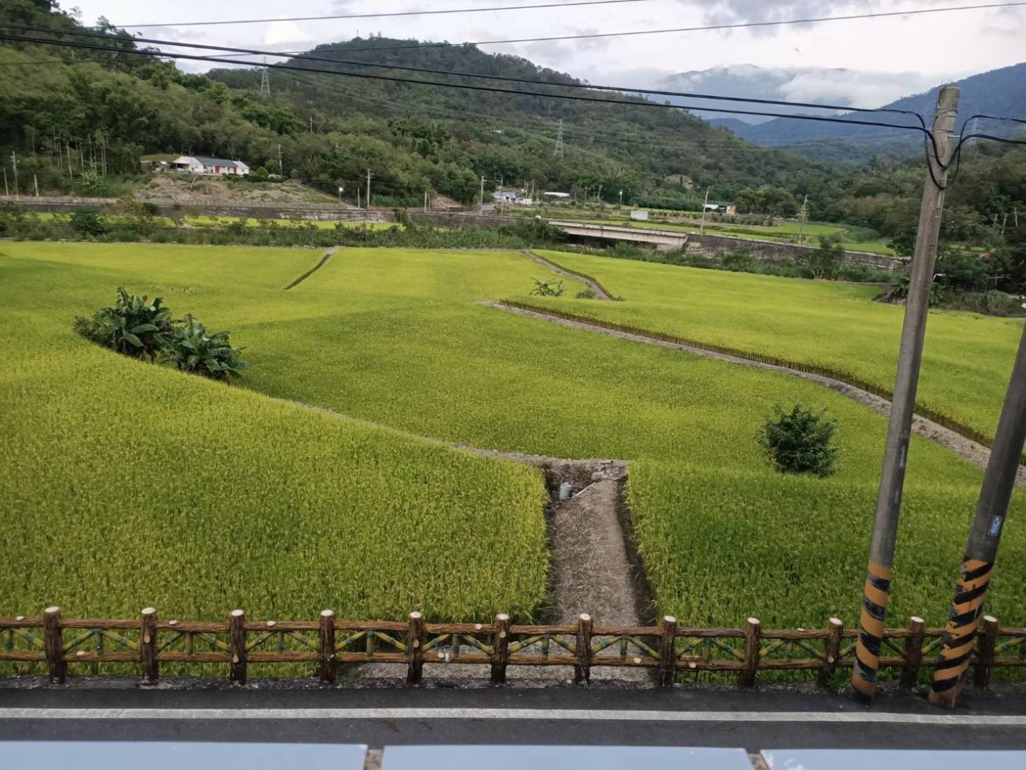Hotel 十畝田山莊會館 Chishang Exterior foto